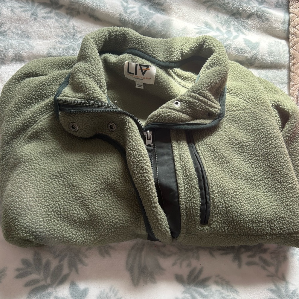 LIV outdoor green zip up